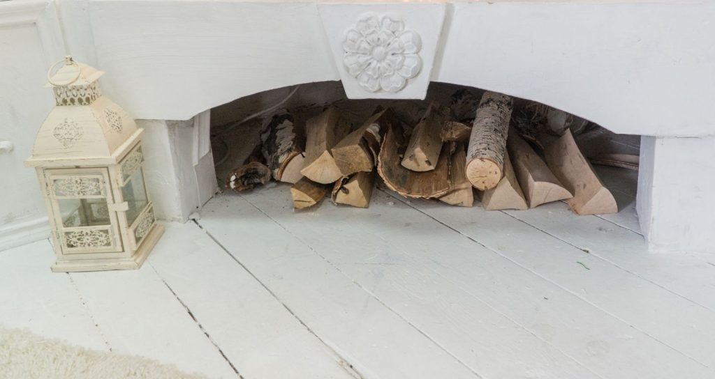 Best Ways to Store Firewood Indoors